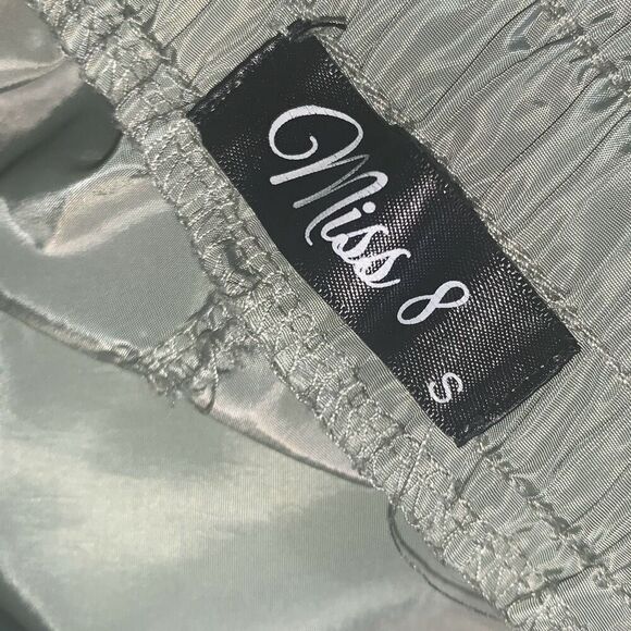 NWOT Miss 8 Olive Green Baggy Windbreaker Pants Women’s size Small  - Picture 10 of 11